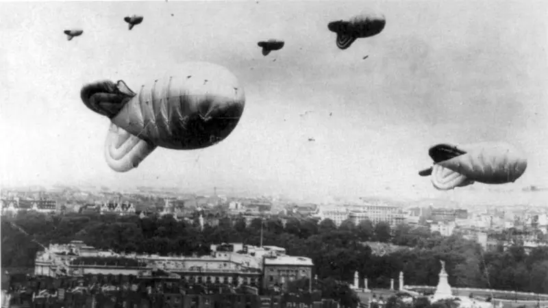 barrage balloon