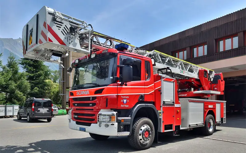 turntable ladder truck